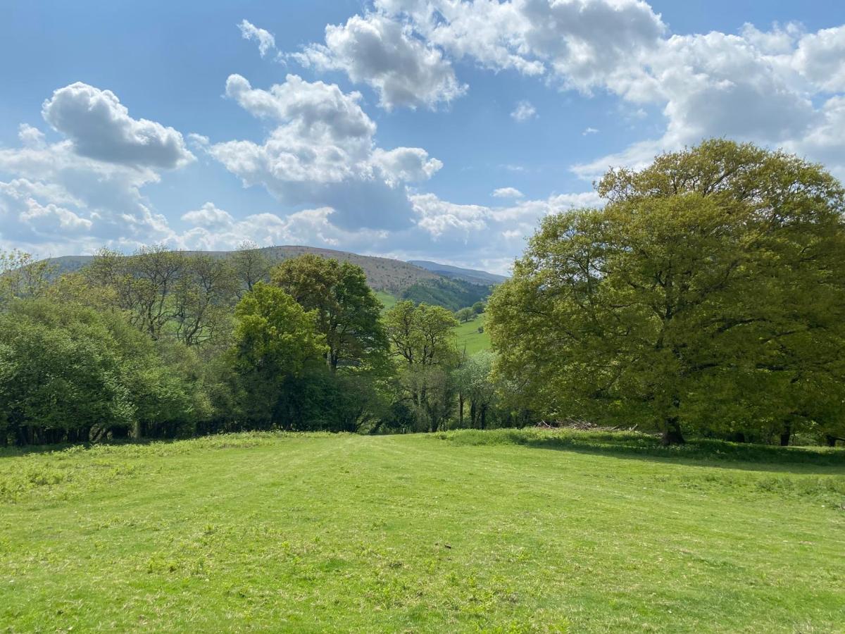 Black Mountains Glamping Hotel Abergavenny Kültér fotó
